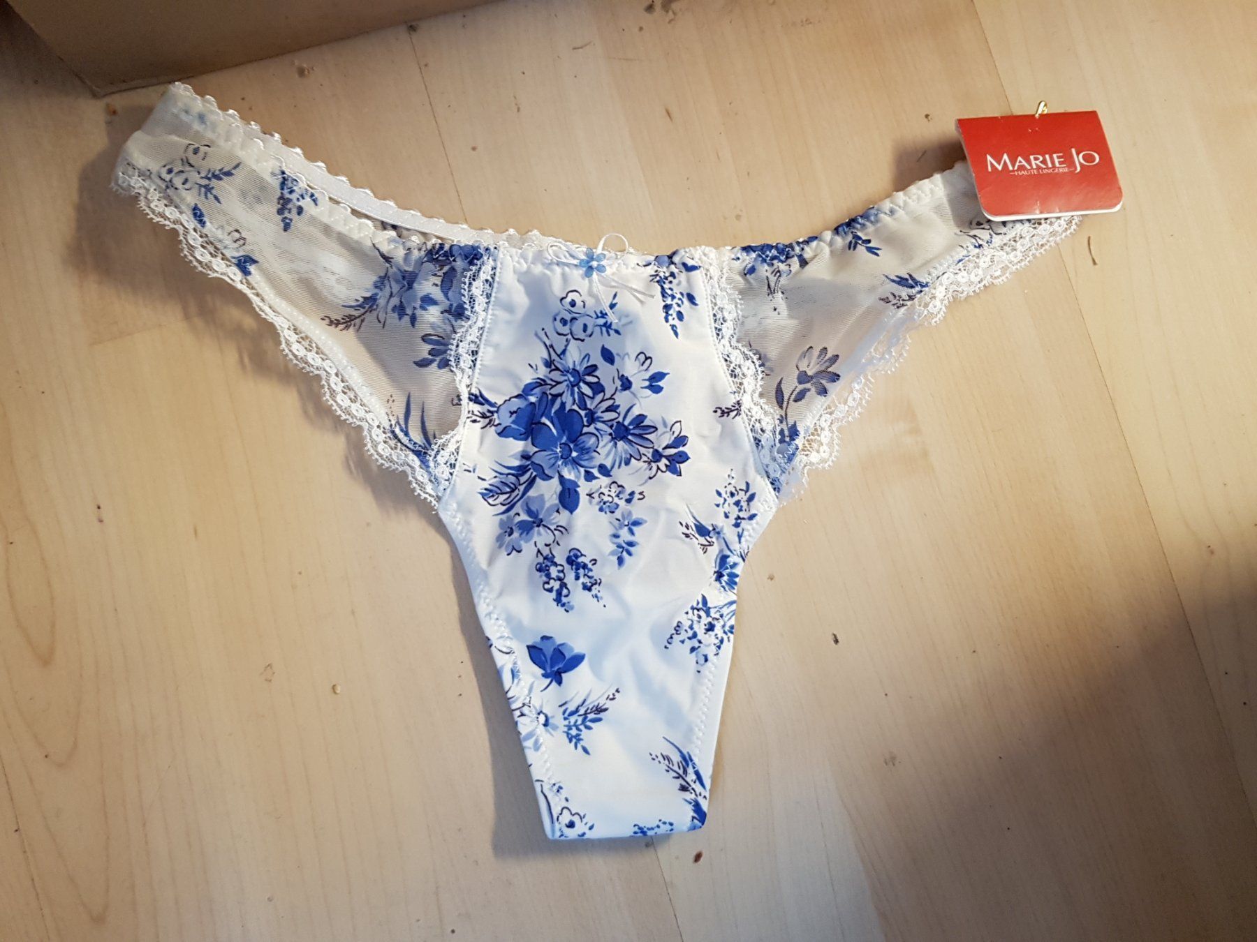 Marie Jo Autres dessous: String Marie Jo 40 – Neuf (Voir description) à Gams par inf_lj66