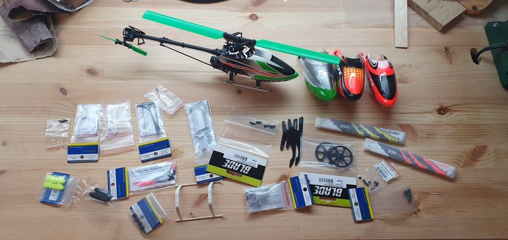 Carrello D'Atterraggio Microheli Per Blade 180 CFX – Alluminio Argento E Fibra Di Carbonio