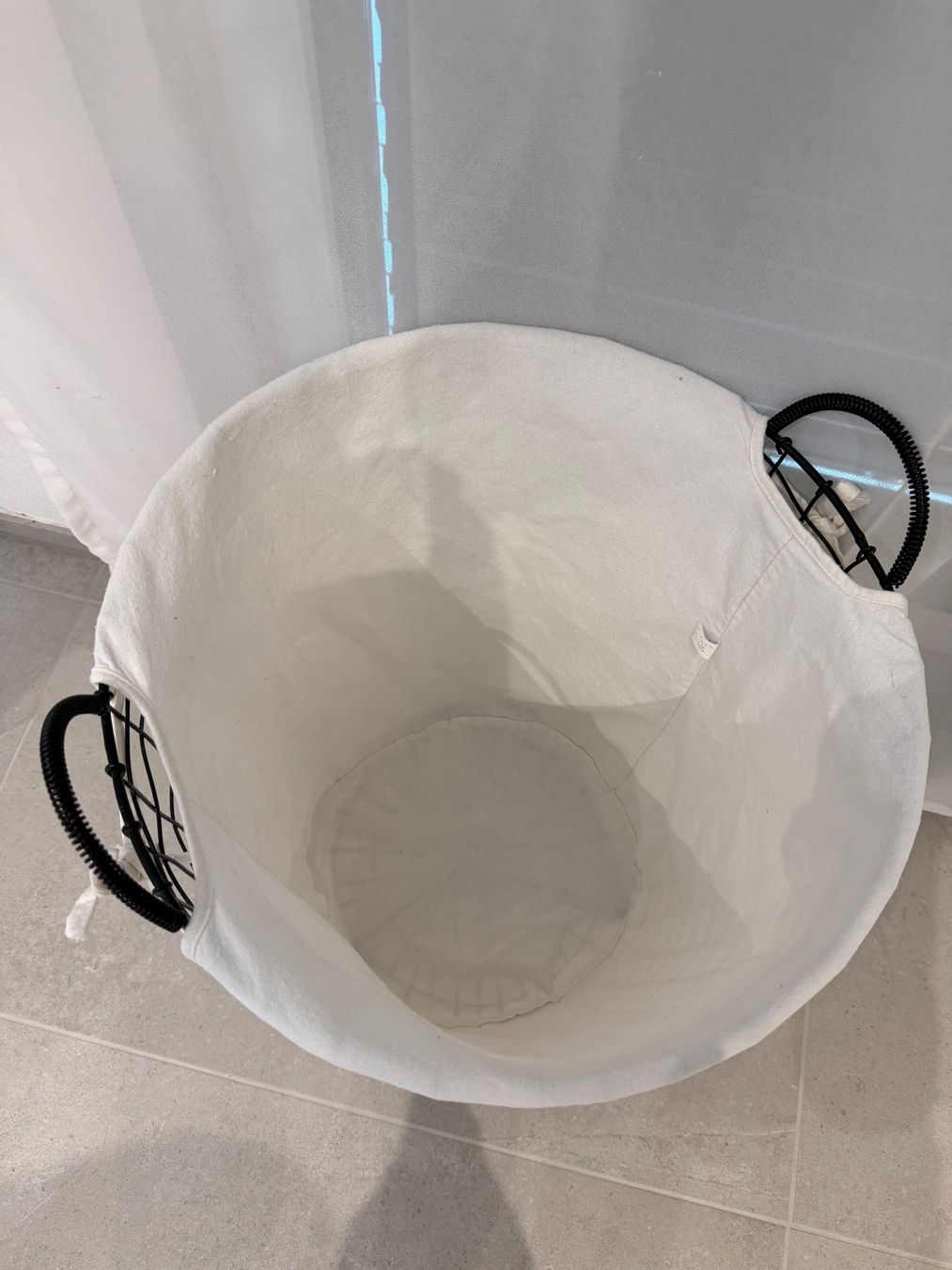Cesti per biancheria: Wäschekorb auf Rollen / Drahtkorb mit Stoffsack – Usato da Aarau Rohr venduto da HappyKoala 2
