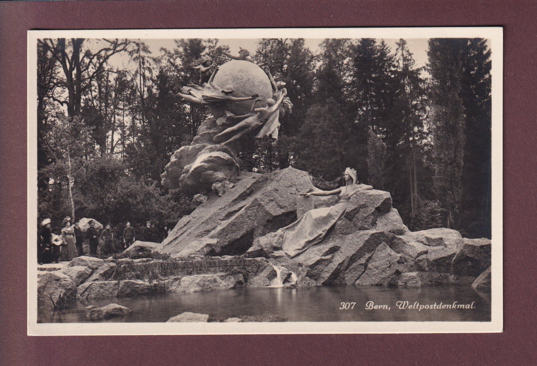 Cartoline postali: BERN - Weltpostdenkmal - Leute - 1911 – Usato da Pully venduto da nicecards