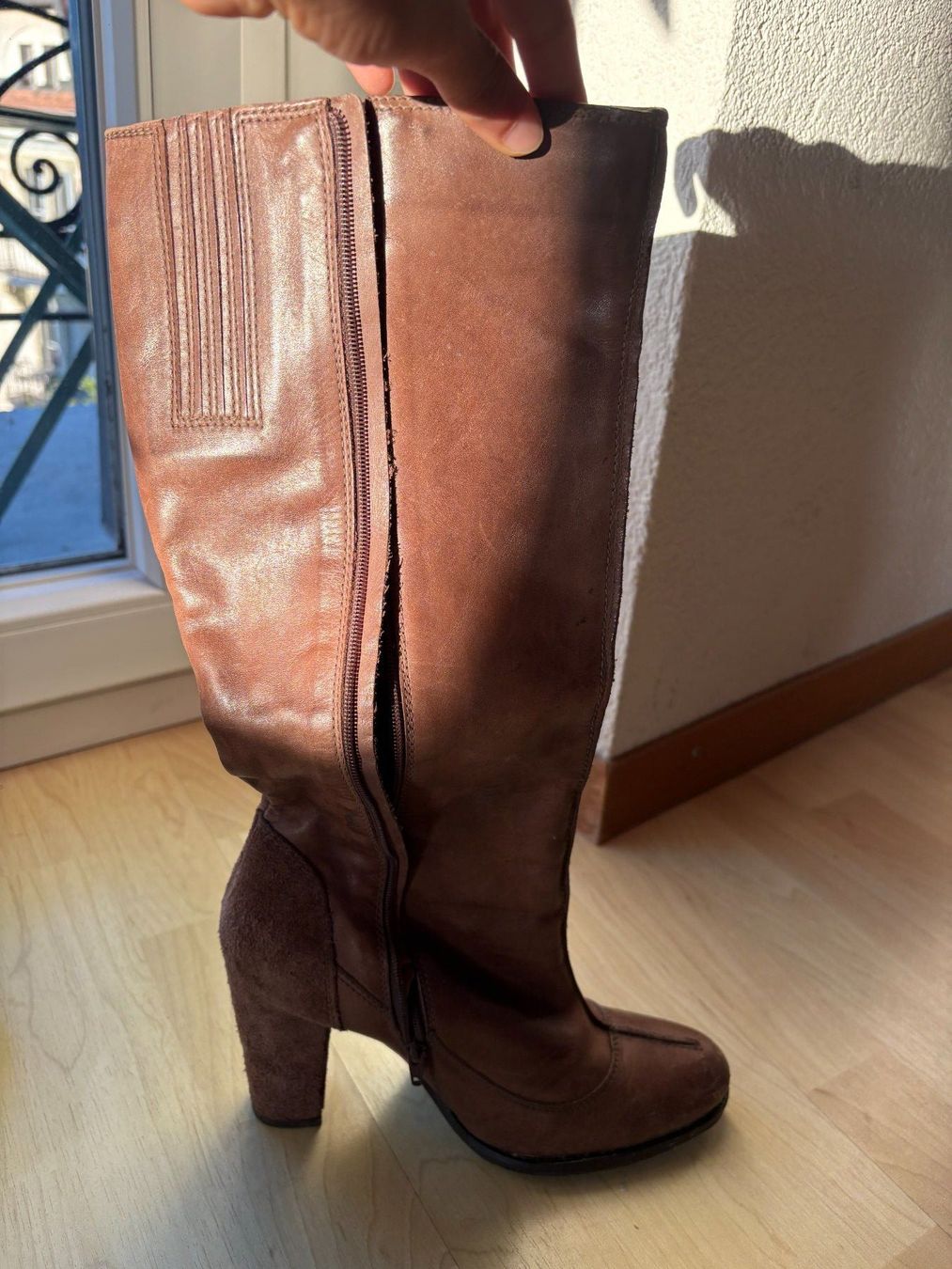 Scarpe da donna: Cantão brown leather boots 39 – Usato da Fribourg venduto da georgeabottino