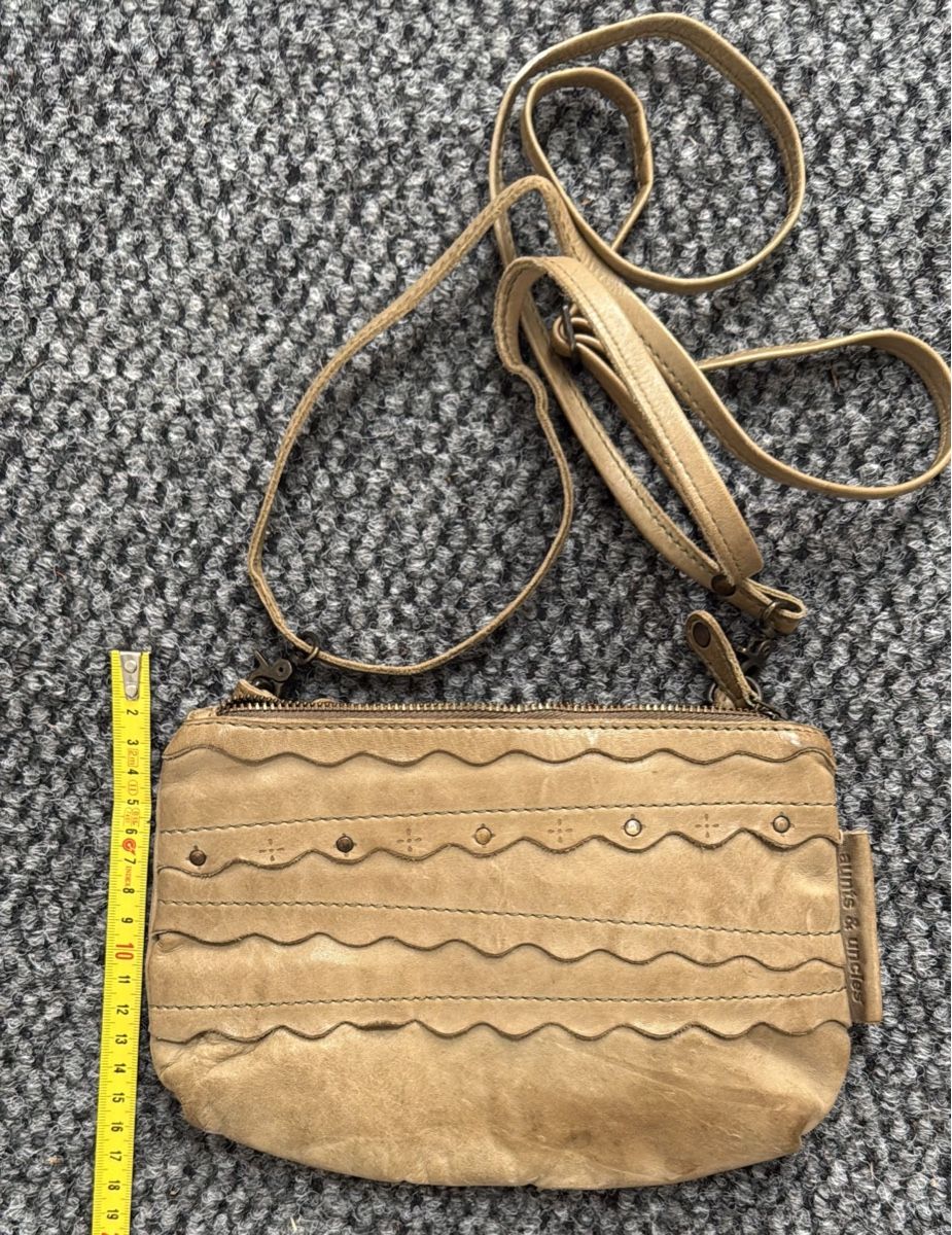 Aunts & Uncles Borse: Ledertasche Aunts and Uncles – Usato da Oppligen venduto da Merida007