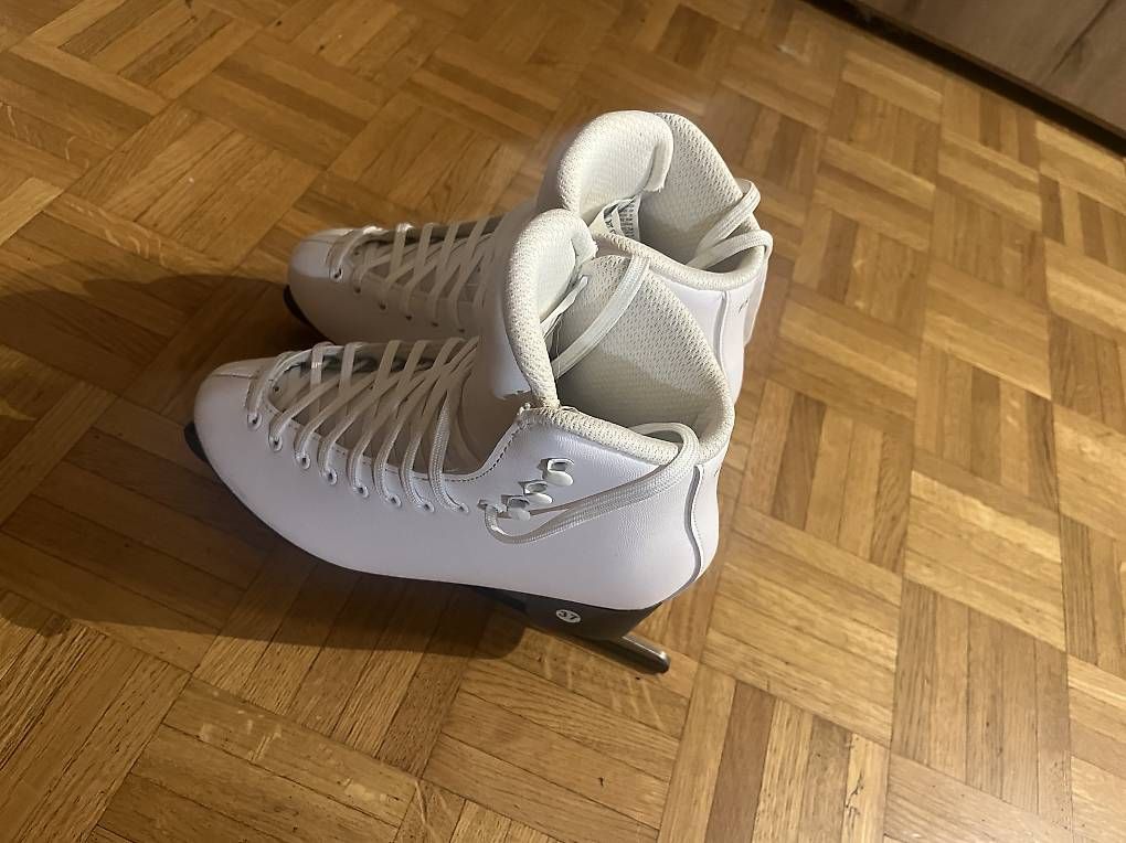 Pattini da ghiaccio: Patins à glace – Usato da Vernier venduto da iri_qp7q 1