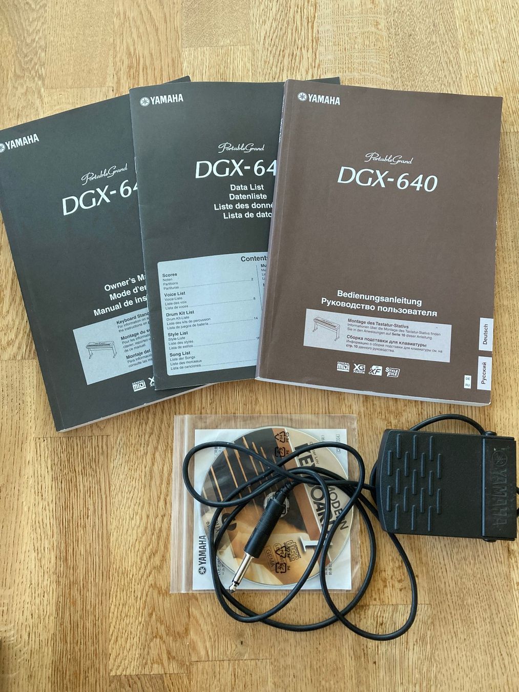 Yamaha Strumenti musicali: Yamaha DGX-640, Digitalpiano / E-Piano – Usato da Einsiedeln venduto da sabe02 3