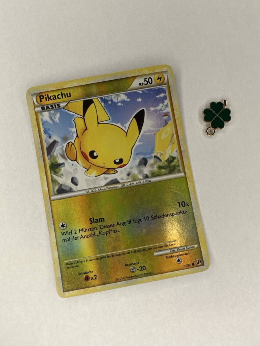 Pokémon Sammelbilder & Trading cards: Pikachu 61/90 Undaunted Reverse Holo – Gebraucht aus Uster von Neonschwarz