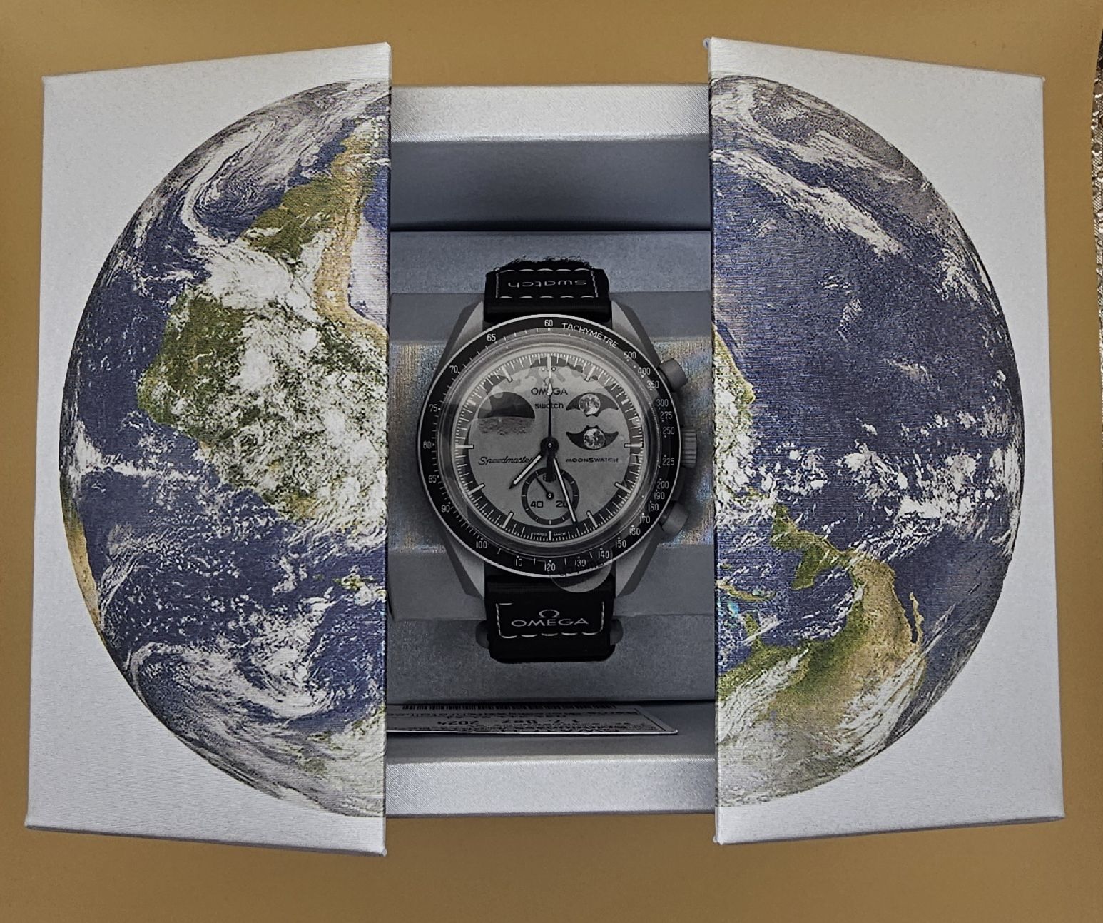 Omega Montres: Omega Swatch Moonswatch – Neuf avec emballage d'origine à Moosseedorf par Auktionsende