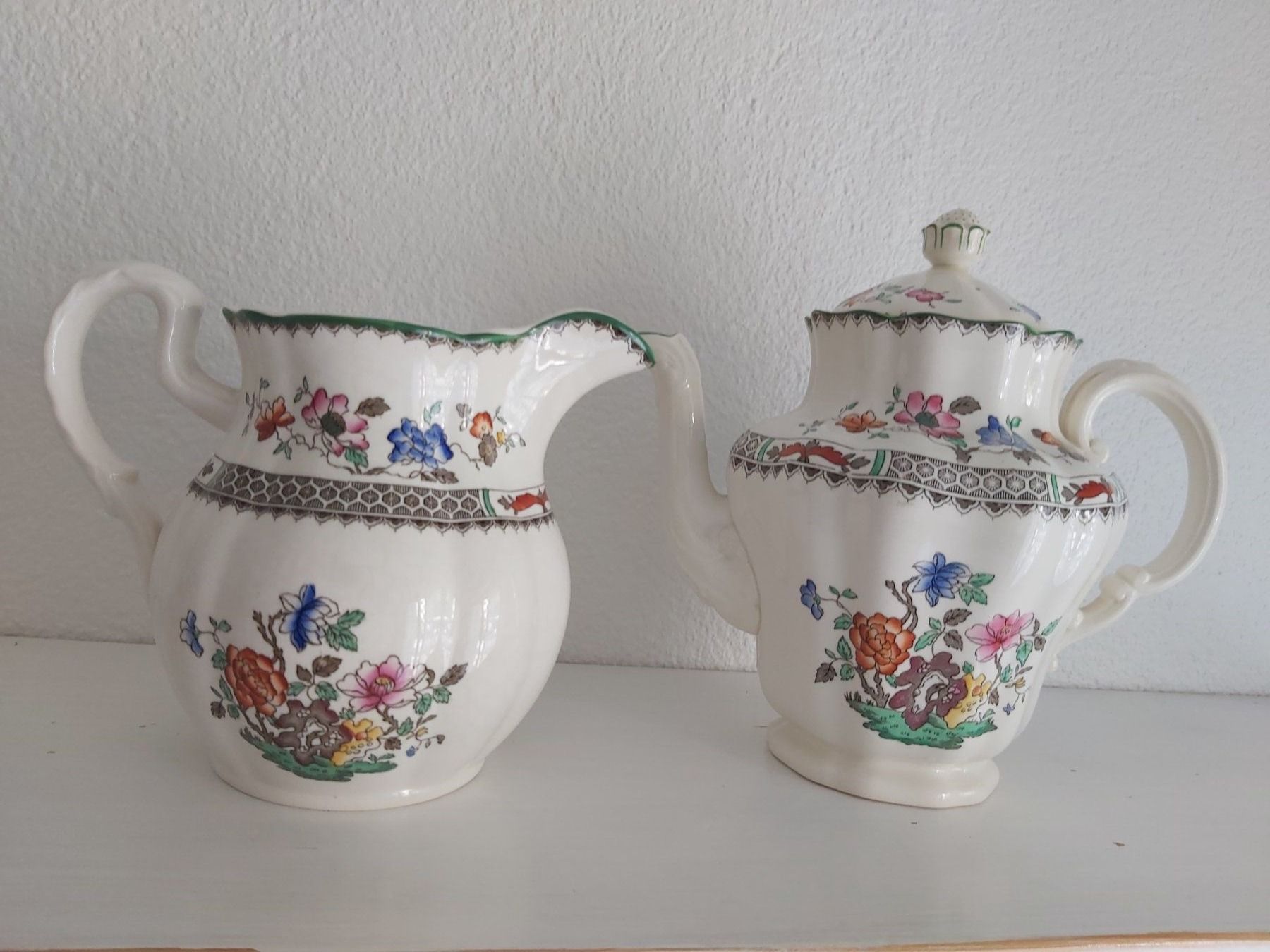 Spode Geschirrsets: Spode "Chinese Rose," Kaffee & Milchkanne – Gebraucht aus Bern von aronari