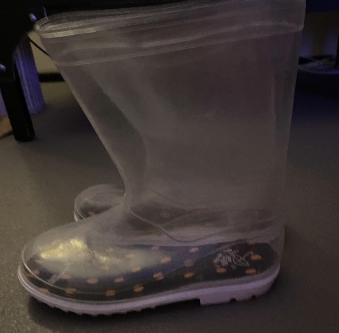 Scarpe da uomo: Bottes de pluie transparentes pointure 34 tendance – Usato da Martigny venduto da lovejess