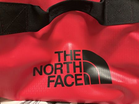 The North Face Reisetasche Base Camp Grösse L rot NEU