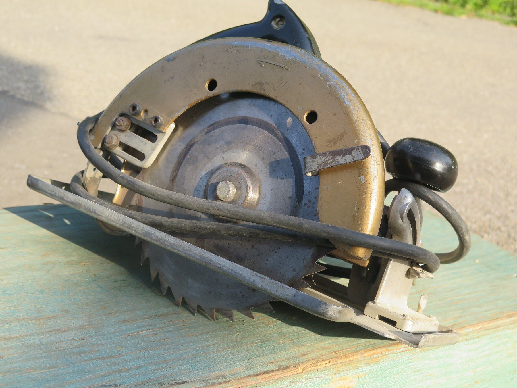 Sägen: Hand Kreissäge 220 Volt von Black & Decker – Gebraucht aus Rümligen von StefanDerendinger 2
