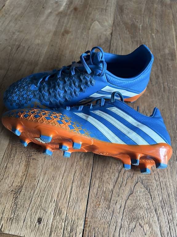 Scarpe da uomo: Fussball Schuhe Adidas Predator Grösse 40 – Usato da Stallikon venduto da Lr110