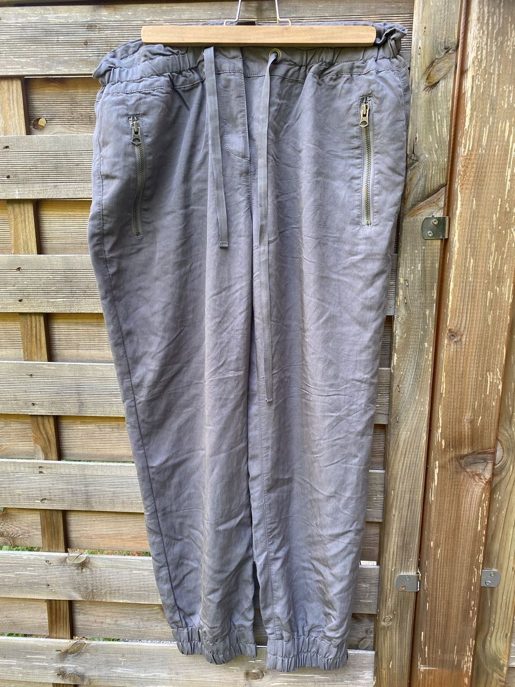 Armani Pantaloni: bequeme Sommerhose Armani Exchange, Grösse 10 – Usato da Spiegel b. Bern venduto da corn2009