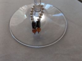 2 Stk. Perlen Glas Anhänger mit Magnetstein.