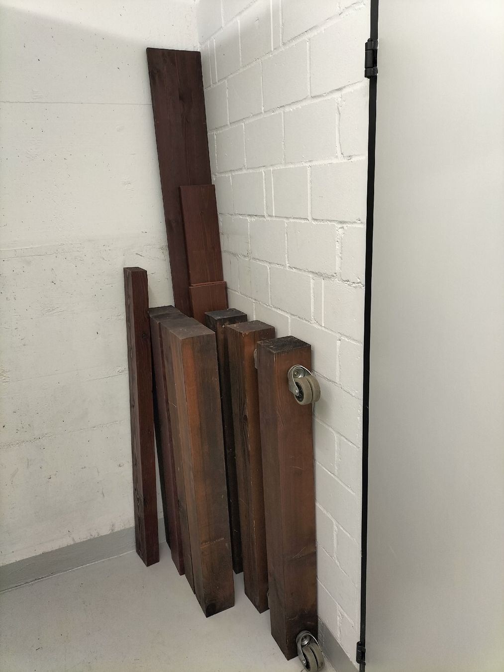 Articoli in legno: Holzbalken divese – Nuovo (secondo la descrizione) da Beringen venduto da tan_b56y