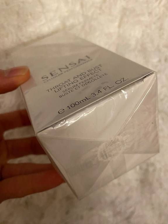 Cura del viso: NEU Sensai Cellular Performance Throat & Bust Lifting Effect – Usato da Zürich venduto da Puck3 2