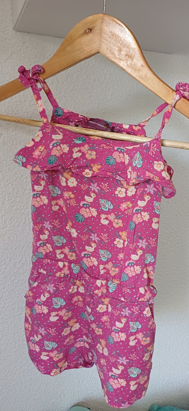 Tute: Kurzer Overall pink Blumenmuster Grösse 104 Kinder – Usato da Riniken venduto da Lessy- 1