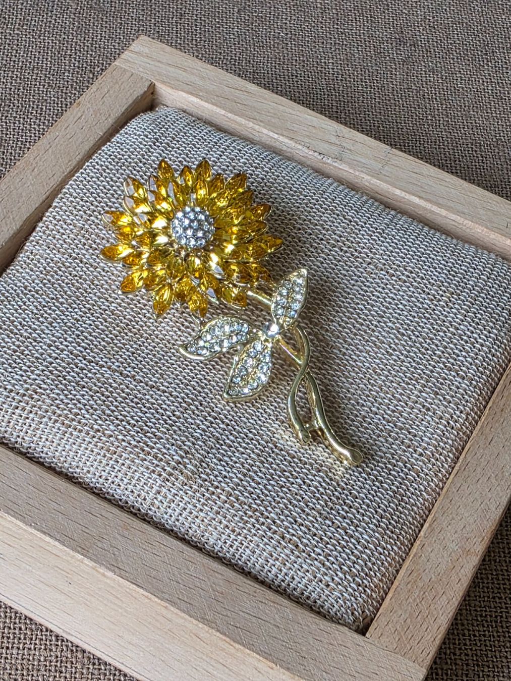 Spille & Fermagli: Goldfarbene neu Sonnenblumen-Brosche Strass – Usato da Zürich venduto da tsu_76bc 1