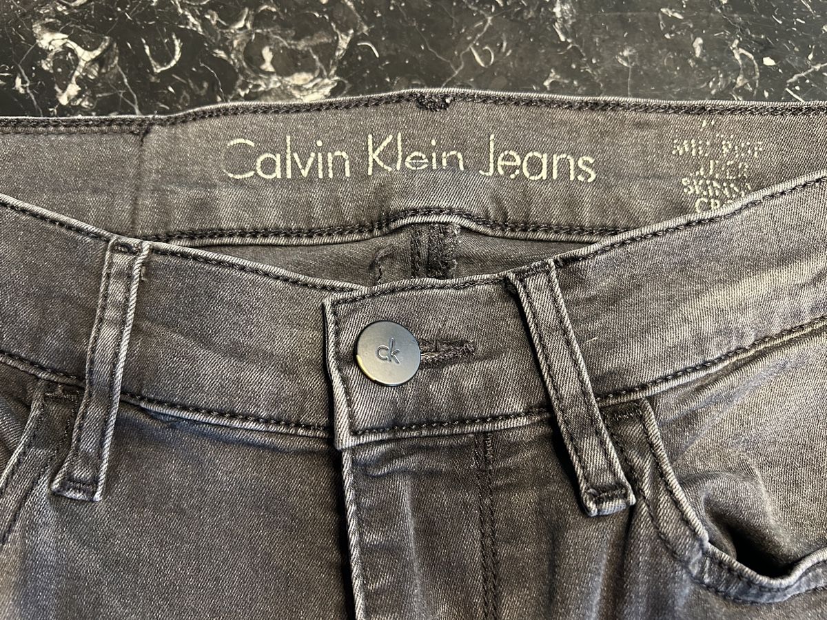 Calvin Klein Jeans: Calvin Klein Jeans, schwarz, Gr. 28/30 – Usato da Gümligen venduto da Pygmalion 3