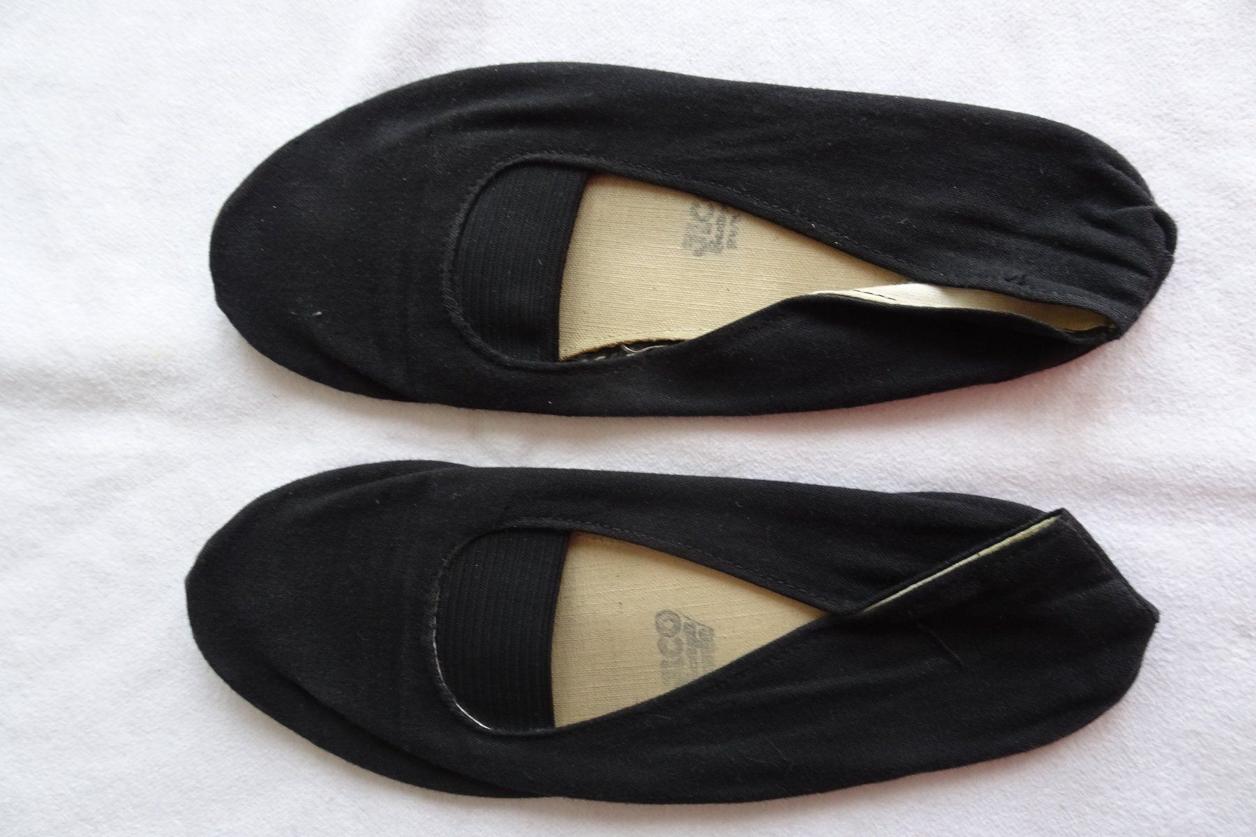 Scarpe da donna: Tätzli, Turnschläppli schwarz Gr. 38 – Usato da Strengelbach venduto da schmetterling20