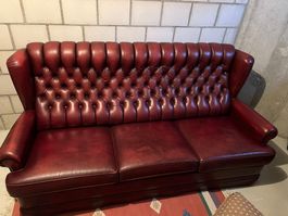 Ledersofa im Chesterfield Style