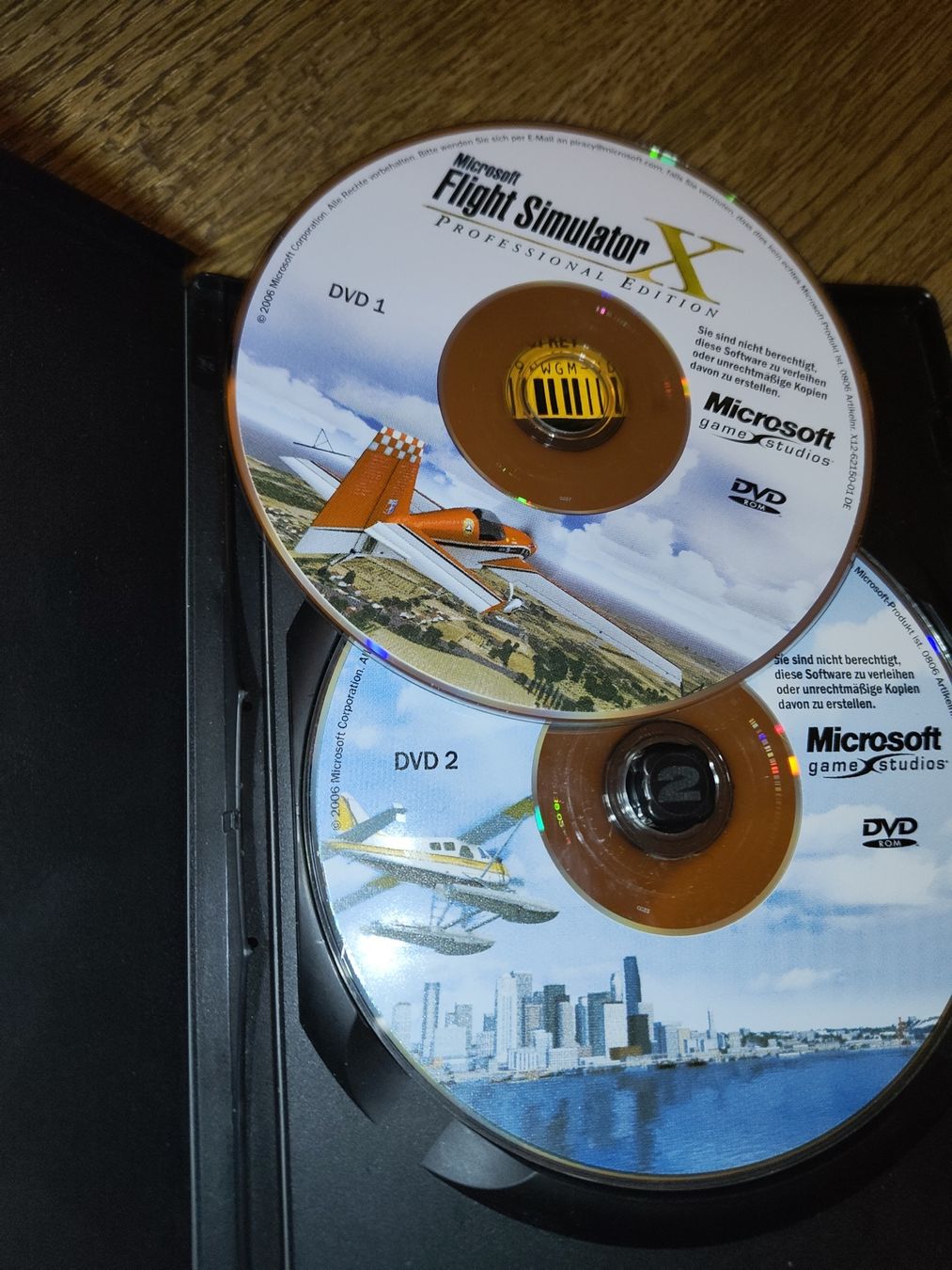 Microsoft Giochi: Microsoft Flight Simulator X Professional Edition PC DVD – Usato da Walterswil SO venduto da Lele500 1