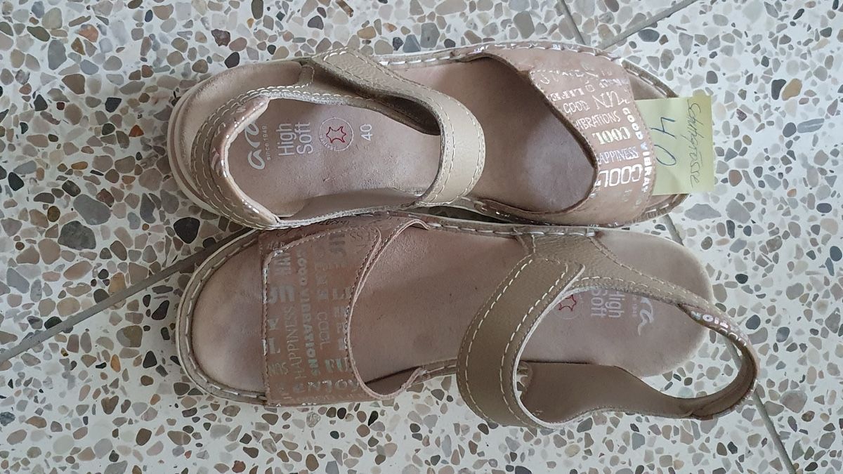 Chaussures femmes: Sandalen – D'occasion à Zürich par SimoneK01 1