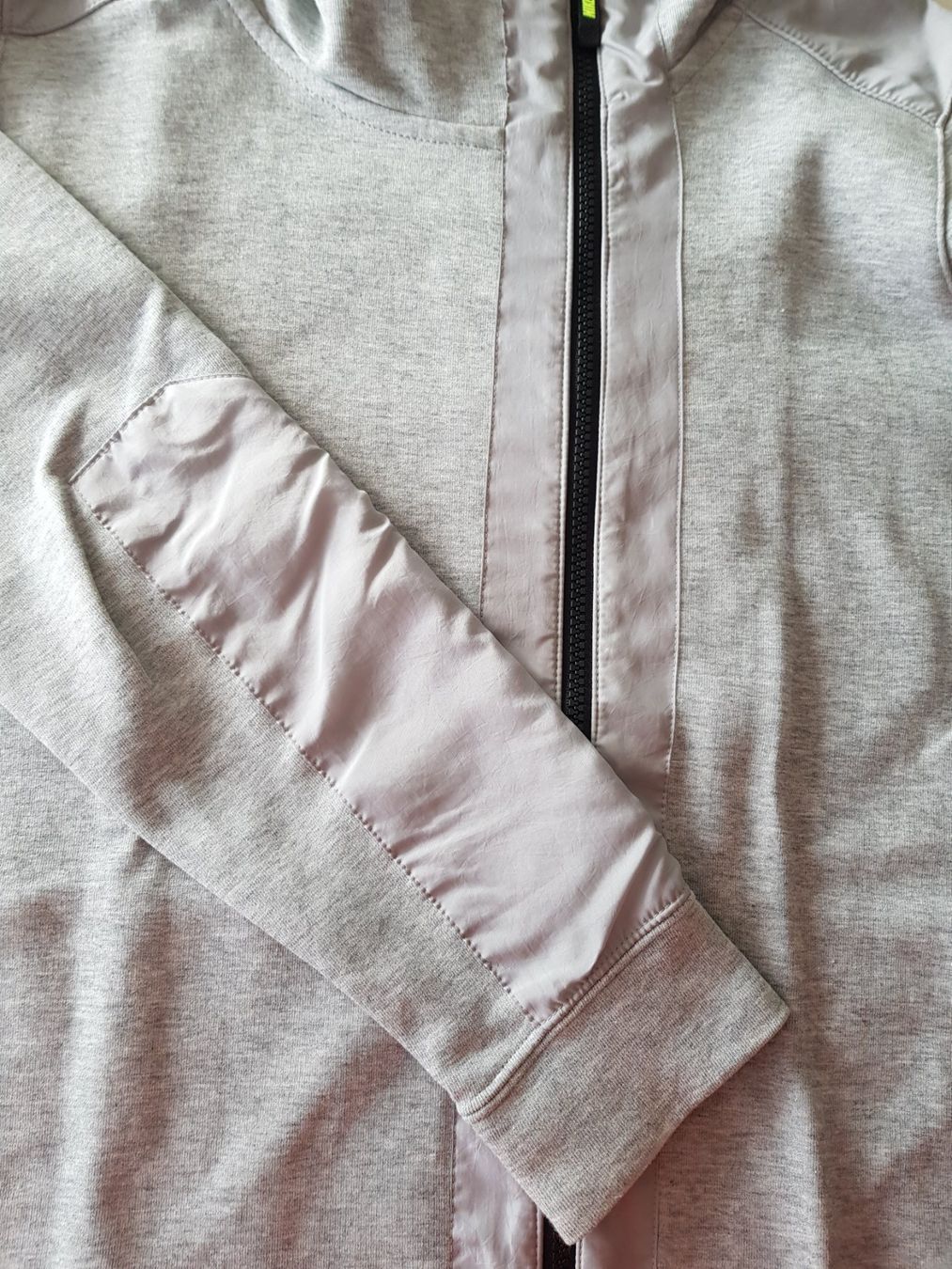 Nike Maglioni & Felpe: NIKE Pullover mit Reißverschluss – Usato da Münchenstein venduto da mt25 3