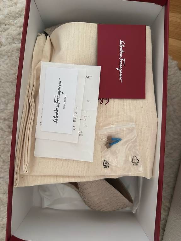Damenschuhe: Salvatore Ferragamo Pumps  – Gebraucht aus Bolligen von Feremez