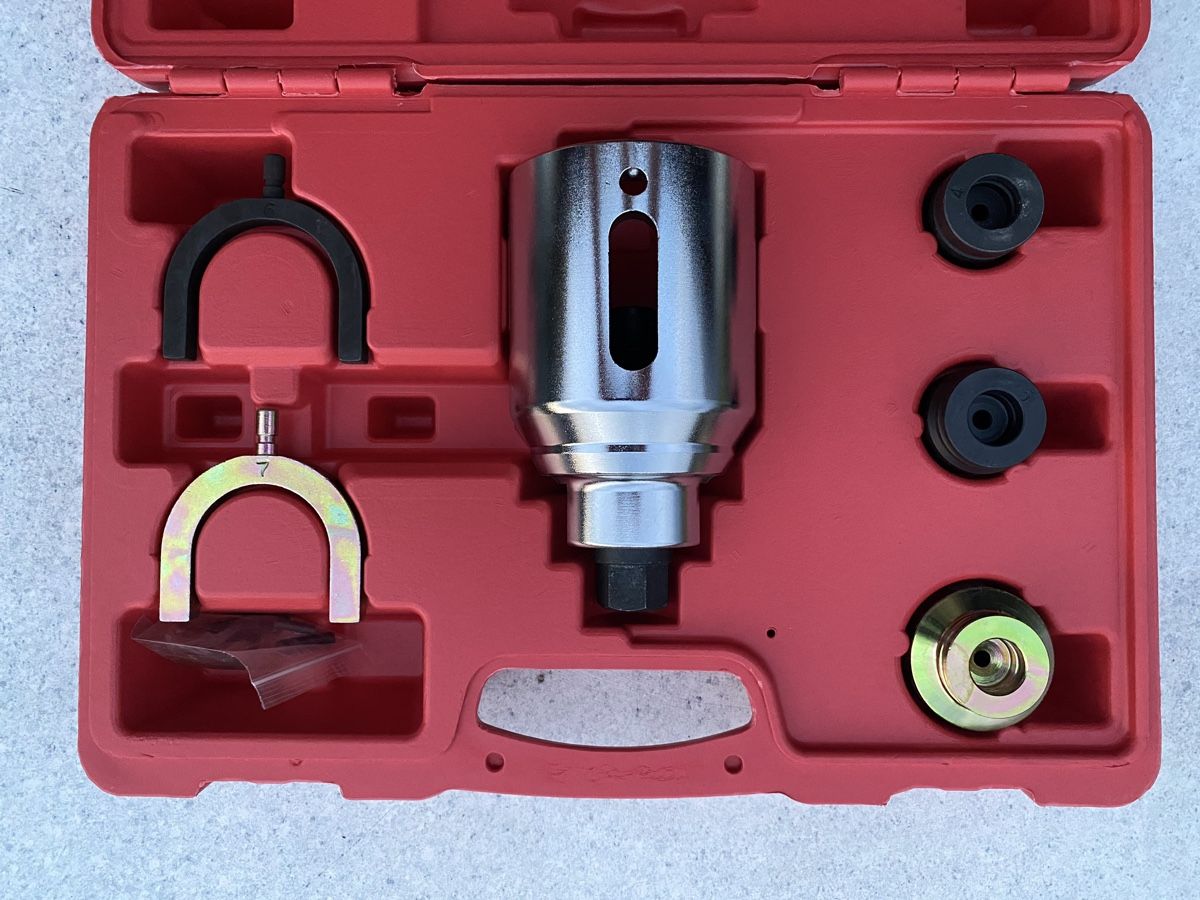 Tutti gli attrezzi: Traggelenk Abzug/Presse VW T4 – Nuovo e nell'imballaggio originale da Rümlingen venduto da Panman55