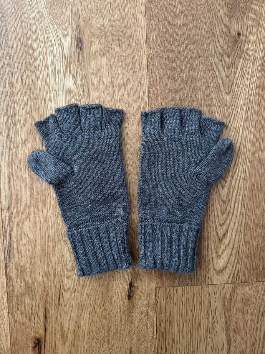 Handschuhe & Handstulpen: Coal - Fingerlose Handschuh – Gebraucht aus Interlaken von fbnscl 1