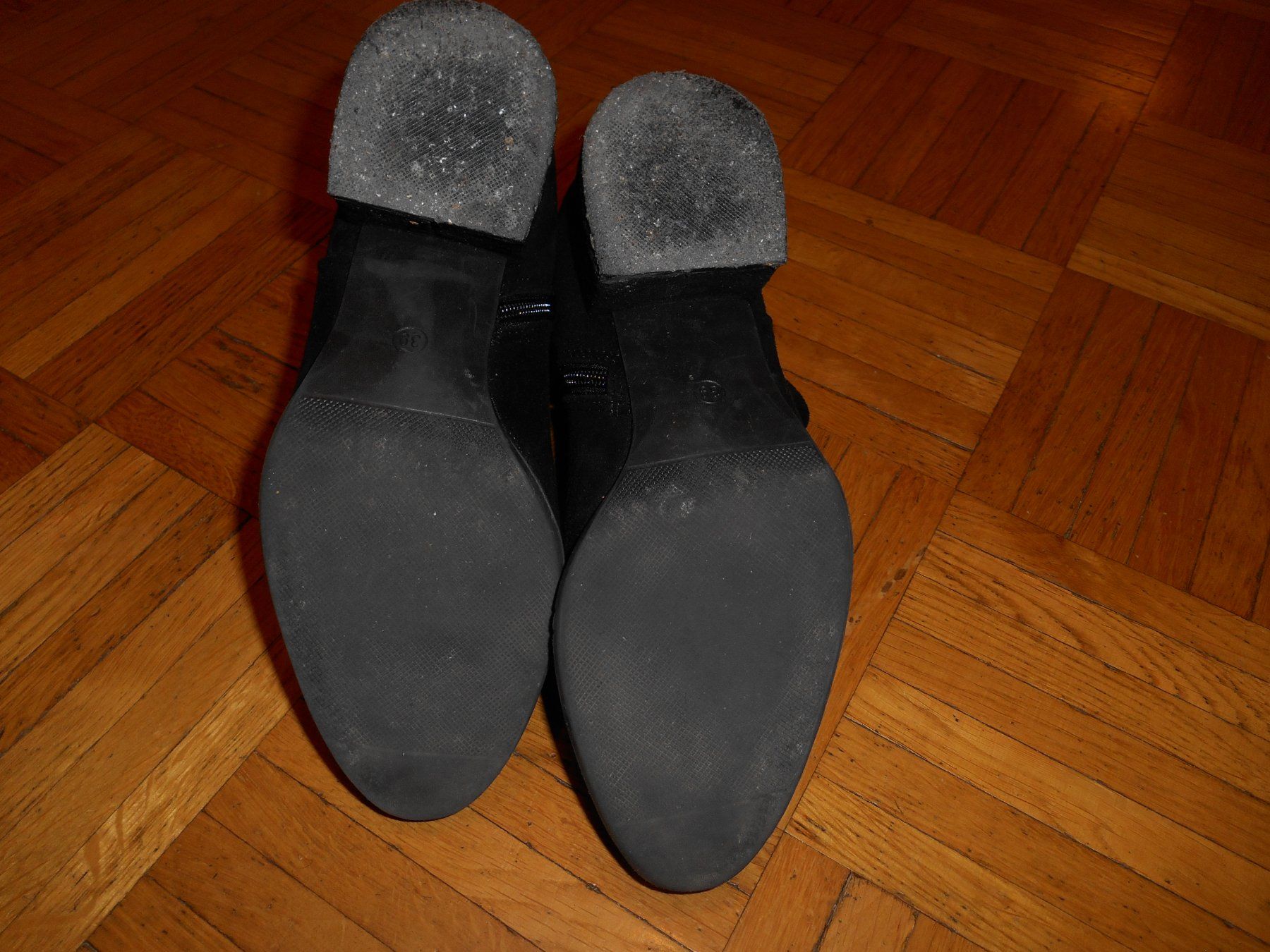 Scarpe da donna: Bottines noires – Usato da La Sarraz venduto da Mbeatles 4