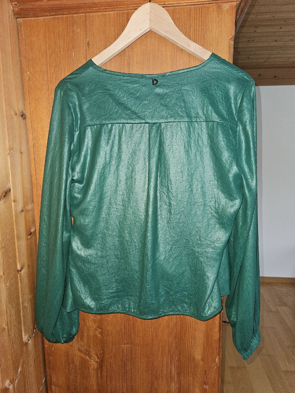 Camicette: grün , schimmernde Wickelbluse – Usato da Hüttlingen venduto da Thurgi85 5