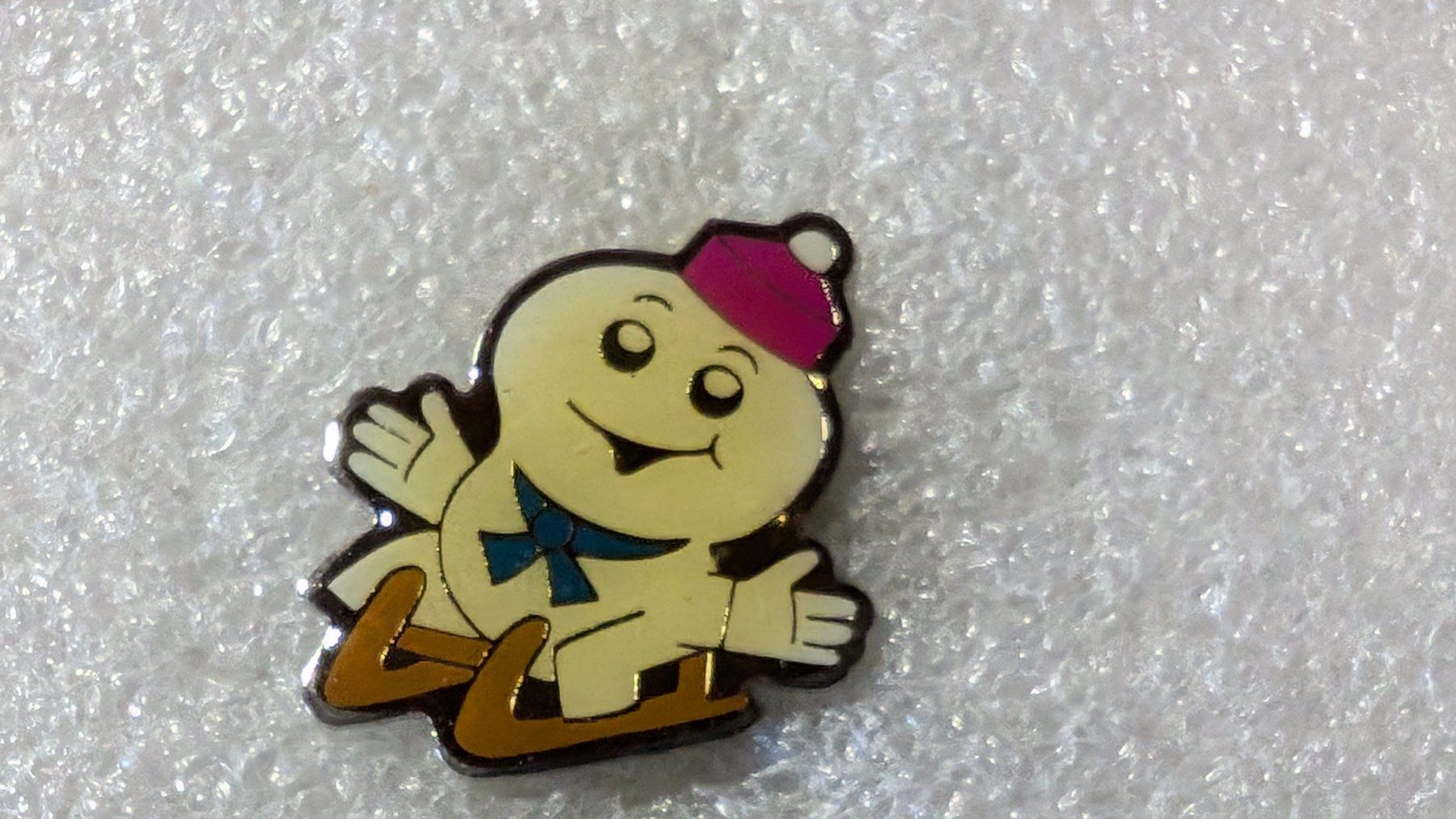 Plaketten & Abzeichen: Ansteckpin 226: Maga Bio – Gebraucht aus Oppligen von Pin-Fall-Shop