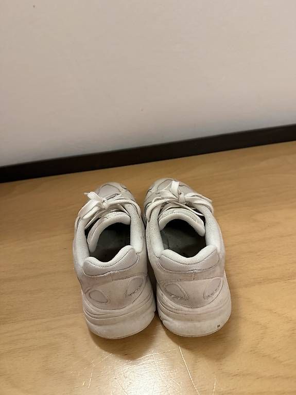 Scarpe da uomo: Adidas Originals Sneaker – Usato da St. Antönien venduto da Schlomiflohmi 4