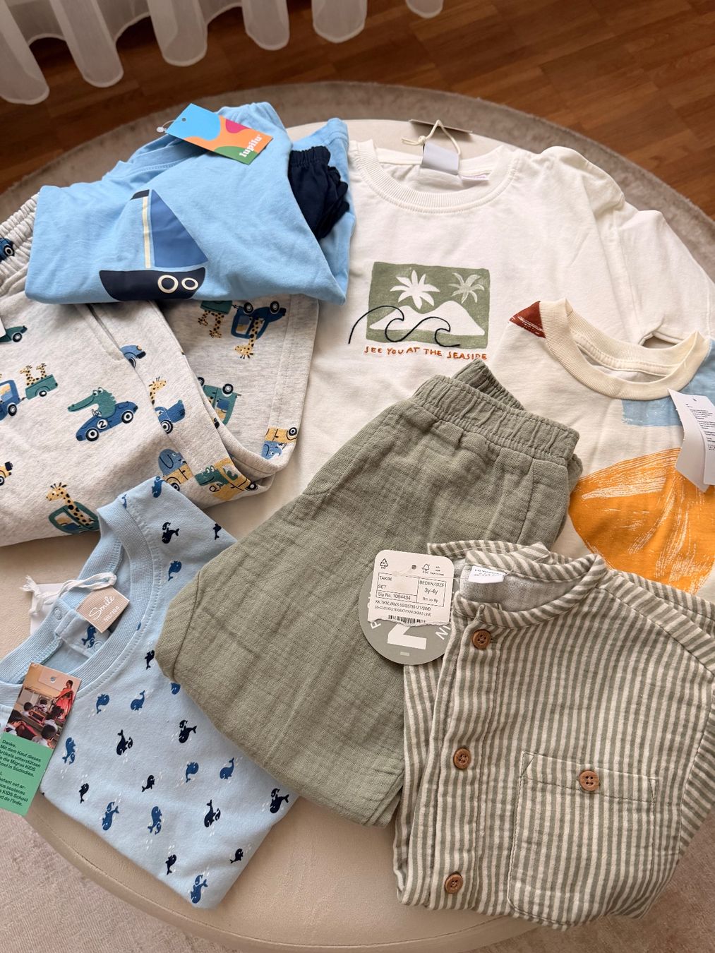 Kleiderpakete & -sets: NEU Kinderkleidung Packet 98/104 – Neu und originalverpackt aus Zug von ang_9cl8