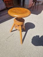 Holz Hocker, Drehstuhl, Antik sehr schön. uralt, voll Holz.