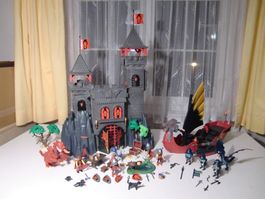Playmobil Ritterburg / Burg + Drachen + Drachenschiff
