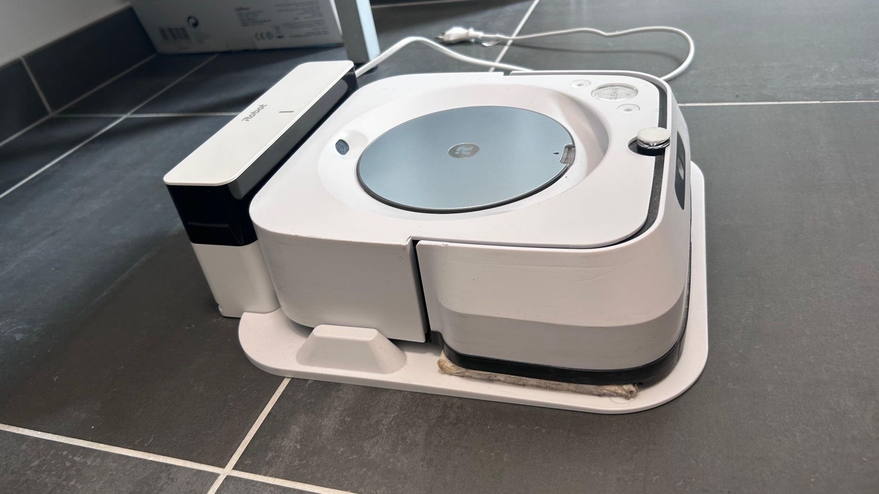 Tutte le macchine: iRobot Braava Jet m6 – Usato da Basel venduto da and_9pj9 2
