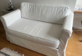 Bequemes weisses Ikea Schlafsofa - Ideal für dein Zuhause!