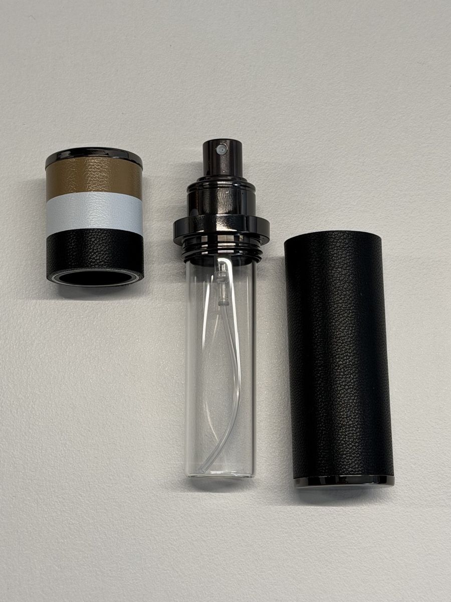 Hugo Boss Parfums & Eau de Toilette: Travel Atomizer HUGO BOSS refill empty – Neuf (Voir description) à Zürich par MariKondo 1