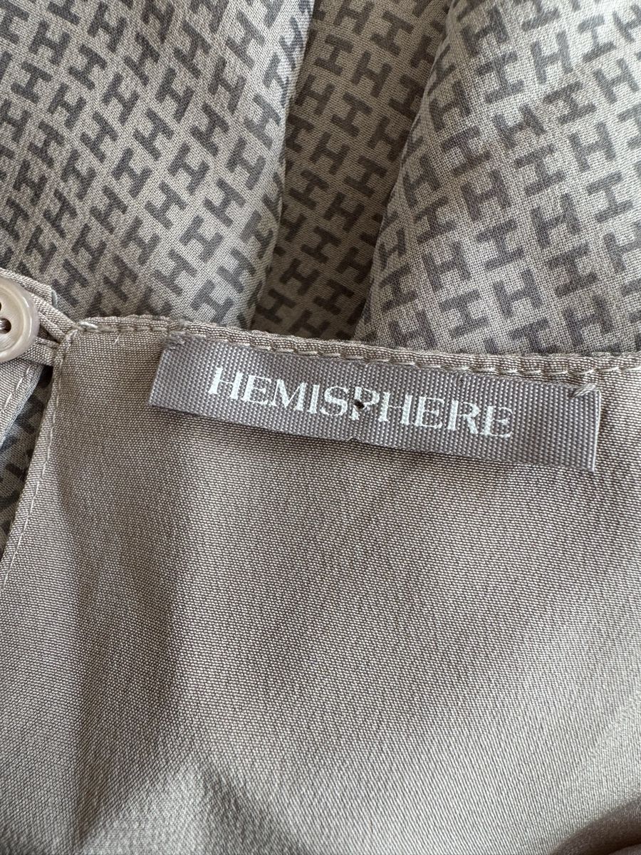 Hemisphere Top:  HEMISPHERE top en soie beige imprimé taille M – Nuovo (secondo la descrizione) da Morges venduto da sandy069 4