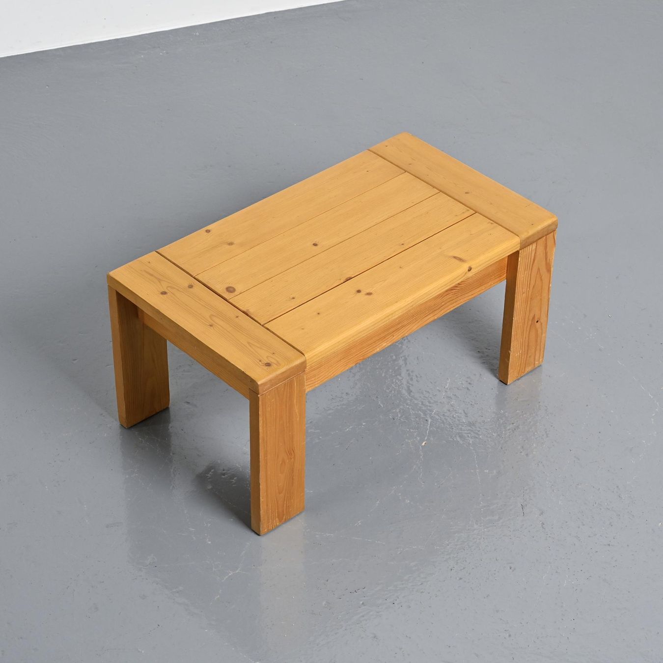 Tavoli: Table basse Les Arcs pour Charlotte PERRIAND, circa 1970 – Usato da VILLEURBANNE venduto da PATEREDELAGANDOUZE 3