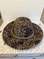 Winter-Hut mit Leopardenmuster und Goldkette, neu!