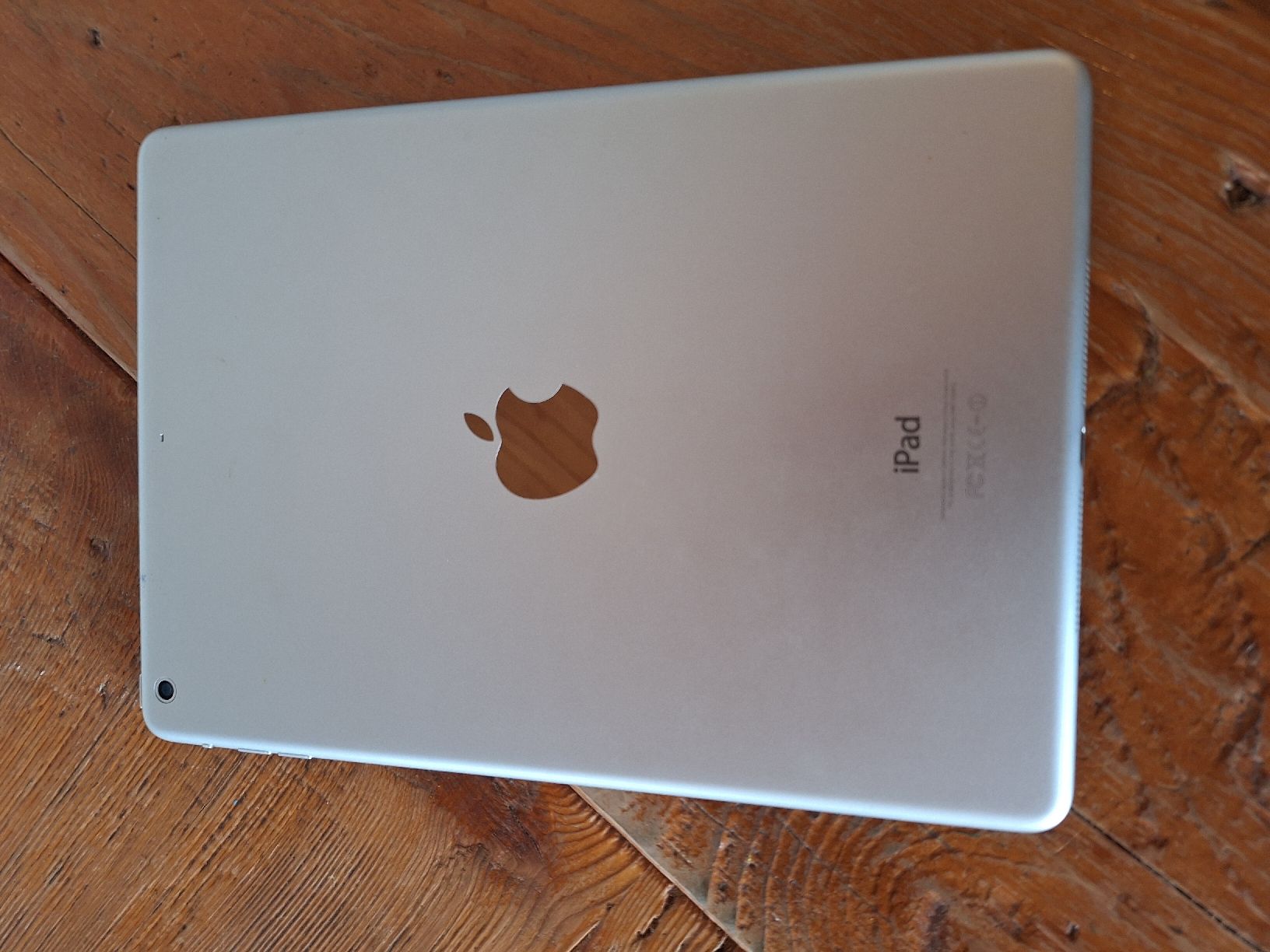Apple Tablettes PC: Ipad Air 32GB – D'occasion à Reutigen par surf87 1