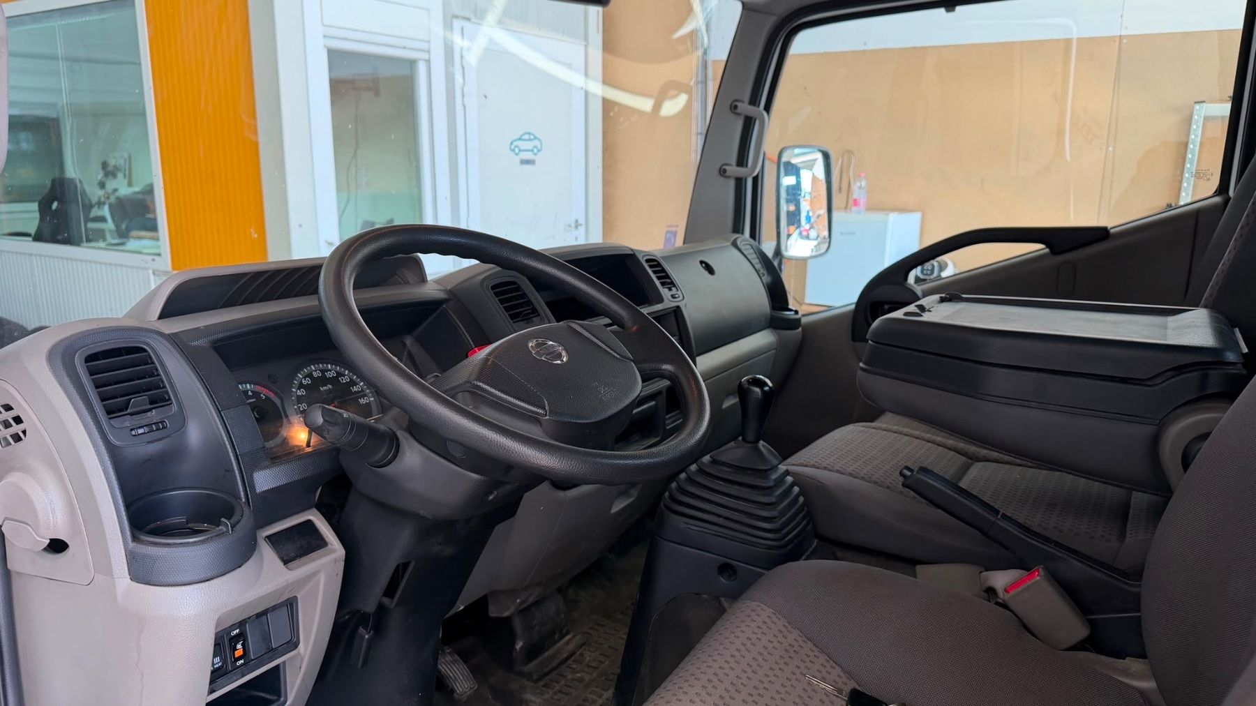 Nissan Nutzfahrzeuge: Nissan Cabstar f24 28.11 – Gebraucht aus Kirchberg BE von hybrit 4