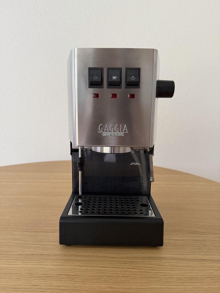 Gaggia Macchine per caffè & Macchine per espresso: Gaggia Classic Espresso Machine - Milano - Great Value! – Usato da Zug venduto da _cip 4