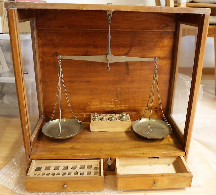 Waagen und Gewichte: Antique balance de pharmacien – Gebraucht aus Genolier von Sebwirz