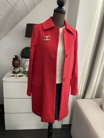 Stilvoller roter Mantel von Massimo Dutti – Grösse XS