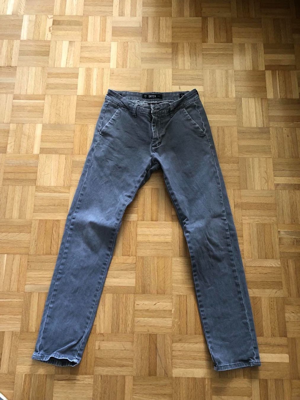 Jeans: DATCH JEANS GRÖSSE 44 – Gebraucht aus Münchenstein von BasileaOutletStore