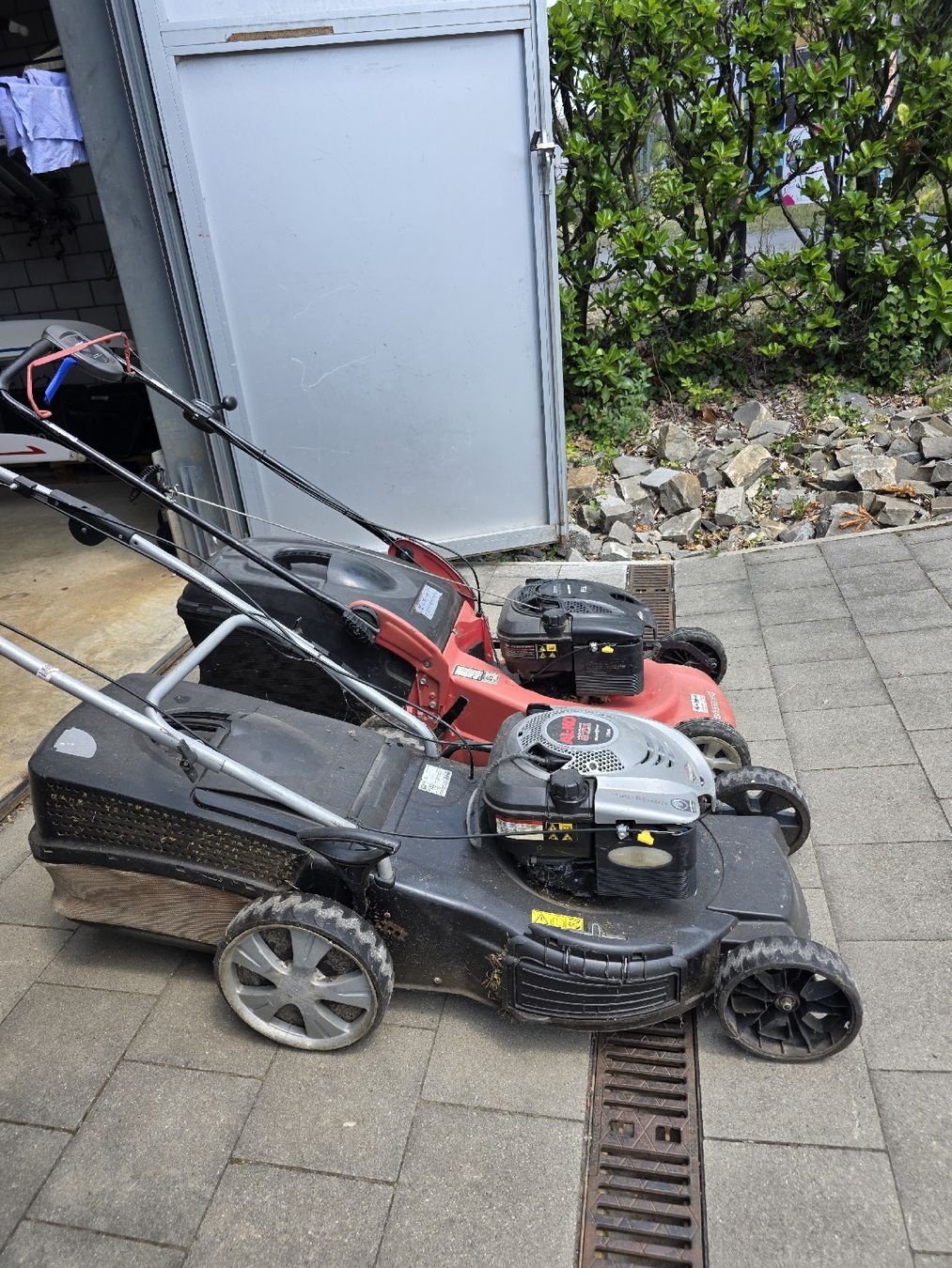 Jonsered Tondeuses à gazon: 2 Benzin-Rasenmäher und Trimmer – D'occasion à Zug par mei_b8p2 1